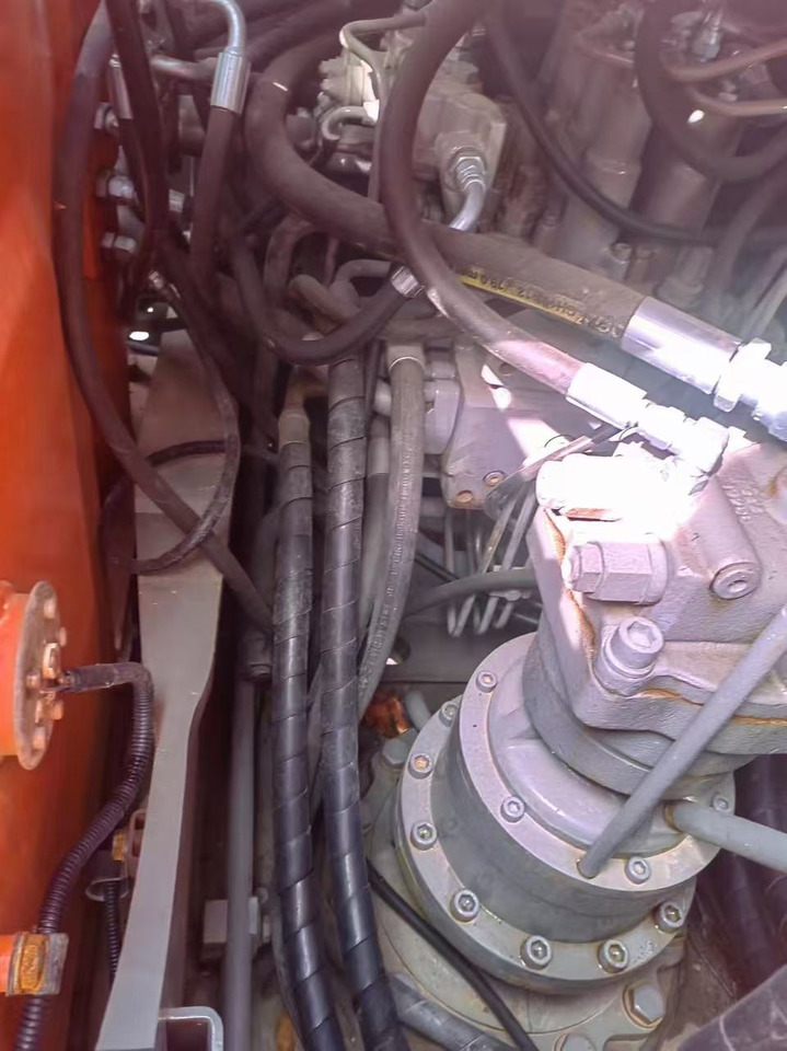 HITACHI ZX120 - Гусеничный экскаватор: фото 5 HITACHI ZX120 - Гусеничный экскаватор: фото 5