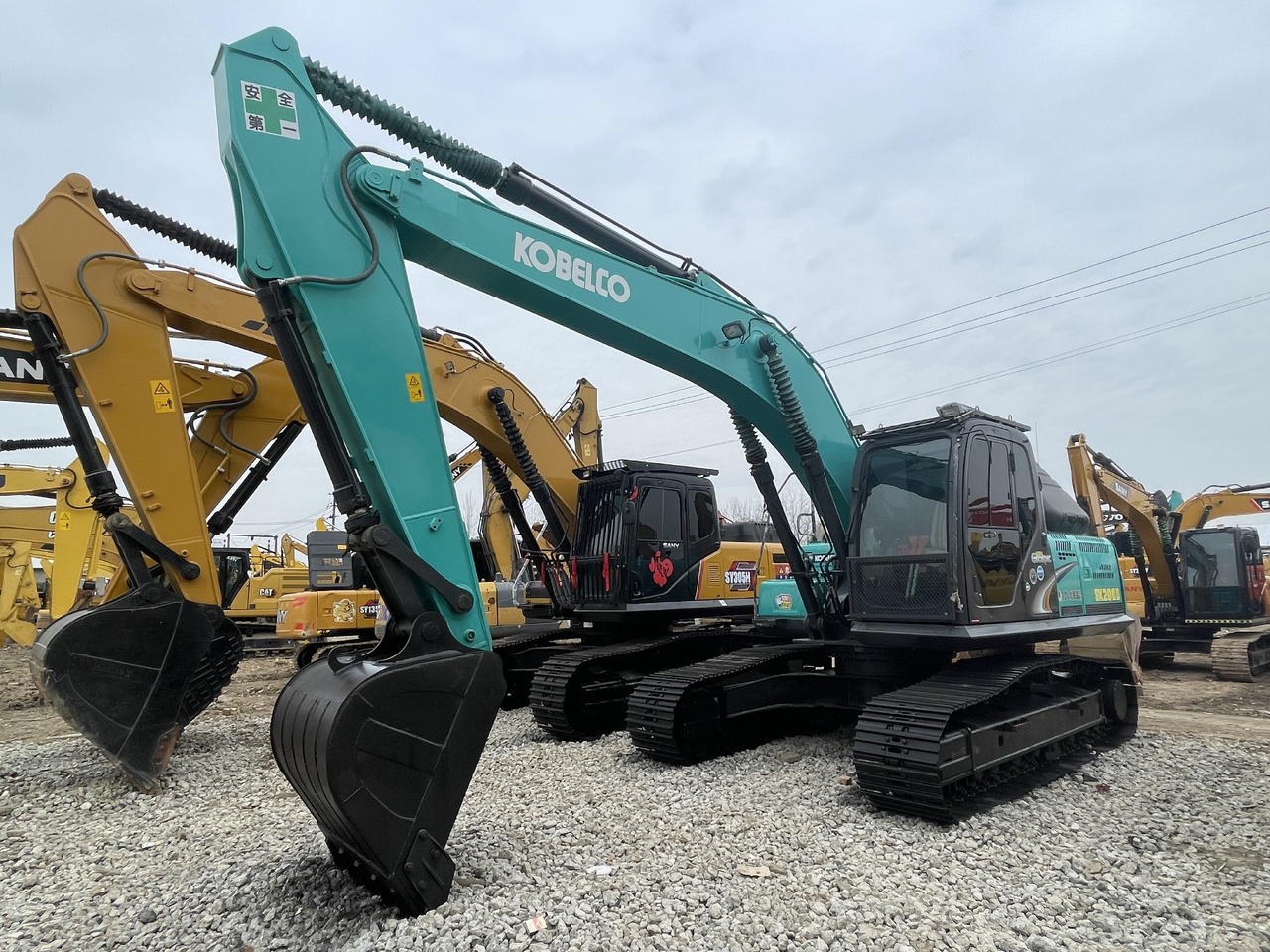 KOBELCO SK200-8 - Гусеничный экскаватор: фото 2 KOBELCO SK200-8 - Гусеничный экскаватор: фото 2