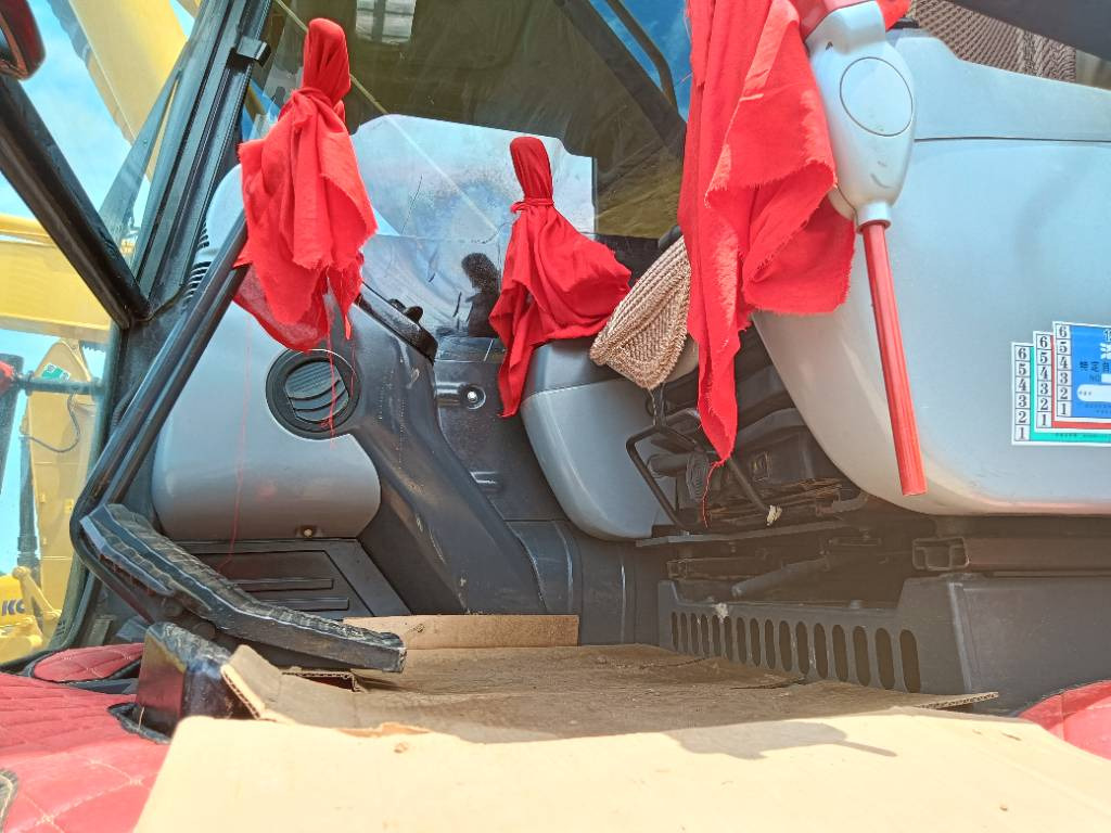 Гусеничный экскаватор Komatsu PC 220-8: фото 8
