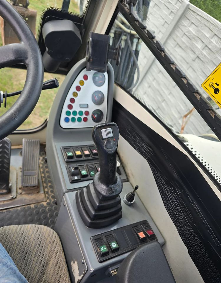 Terex - Колёсный экскаватор: фото 3 Terex - Колёсный экскаватор: фото 3