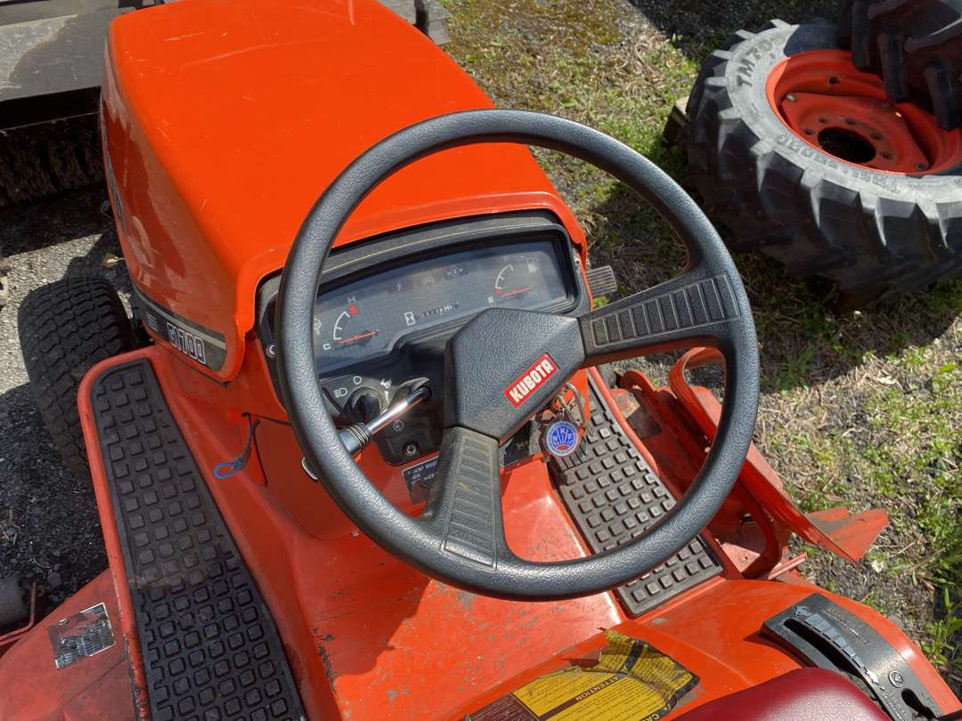 Газонокосилка 2000 Kubota G1700//Sitteklipper med feier og oppsamler: фото 9