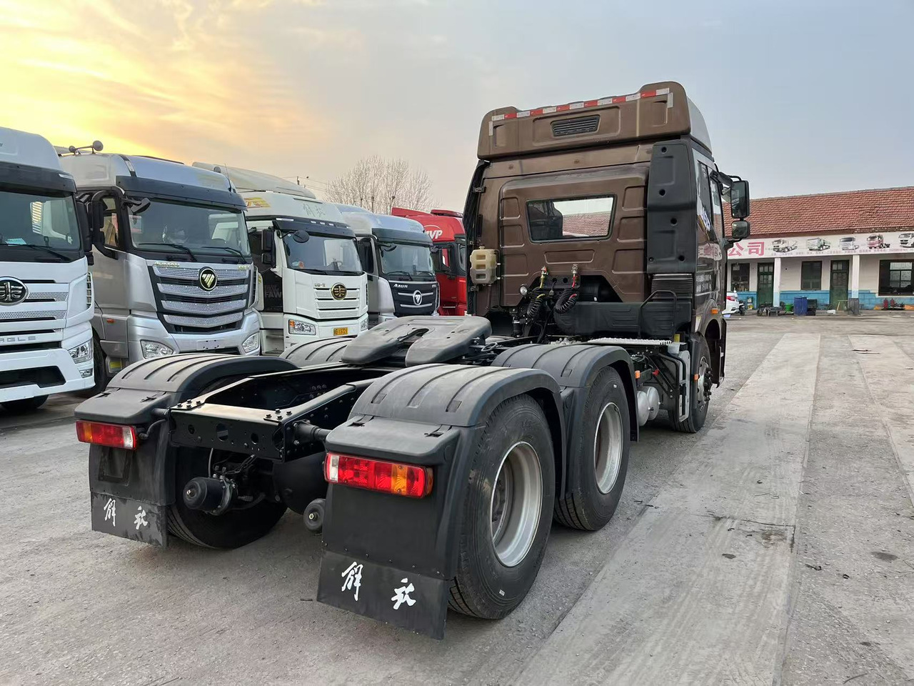 FAW J6P - Тягач: фото 4 FAW J6P - Тягач: фото 4