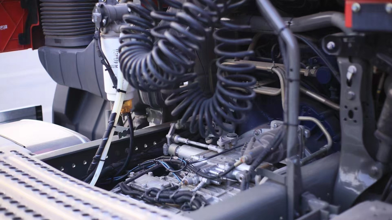 HOWO  - Тягач: фото 4 HOWO  - Тягач: фото 4