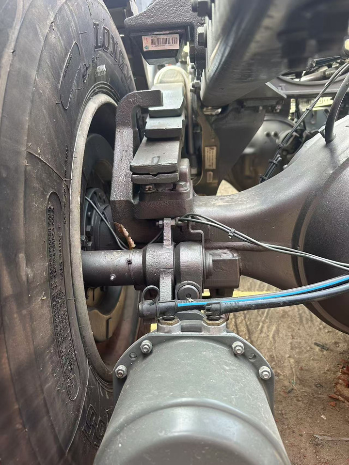 重汽豪瀚  - Тягач: фото 4 重汽豪瀚  - Тягач: фото 4