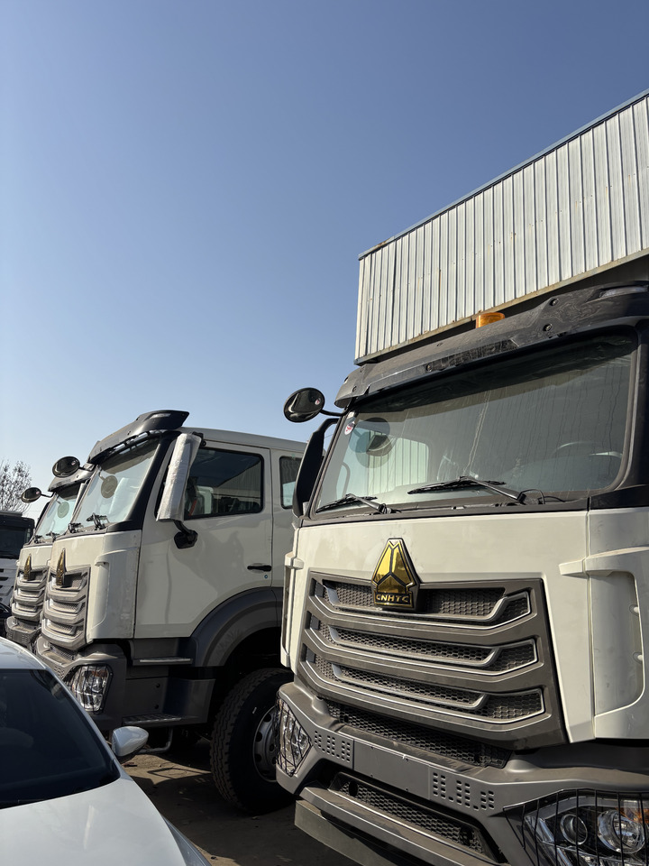 SINOTRUCK HOWO - Тягач: фото 2 SINOTRUCK HOWO - Тягач: фото 2