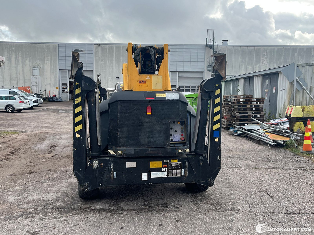 Dino 205RXT, Kuukulkija henkilönostin, Kymppi voimassa vuoteen 2029, Korjattavaksi, 2005, Vantaa - Прицепной подъемник: фото 4 Dino 205RXT, Kuukulkija henkilönostin, Kymppi voimassa vuoteen 2029, Korjattavaksi, 2005, Vantaa - Прицепной подъемник: фото 4