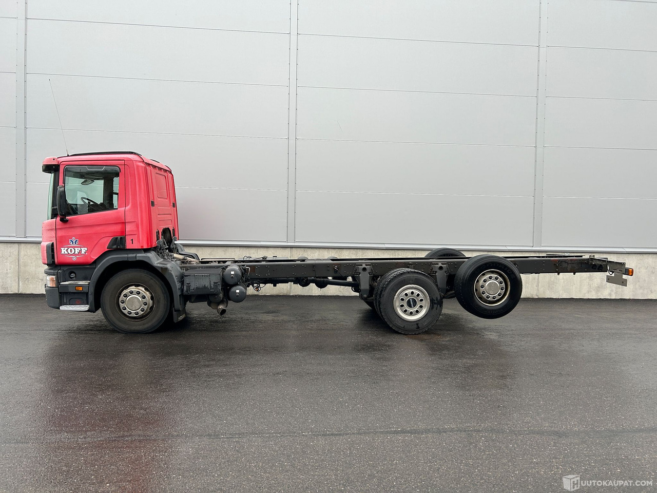 Scania P114 LB6X2NB Vain 255tkm ajettu, 2002, Vantaa - Грузовик: фото 4 Scania P114 LB6X2NB Vain 255tkm ajettu, 2002, Vantaa - Грузовик: фото 4