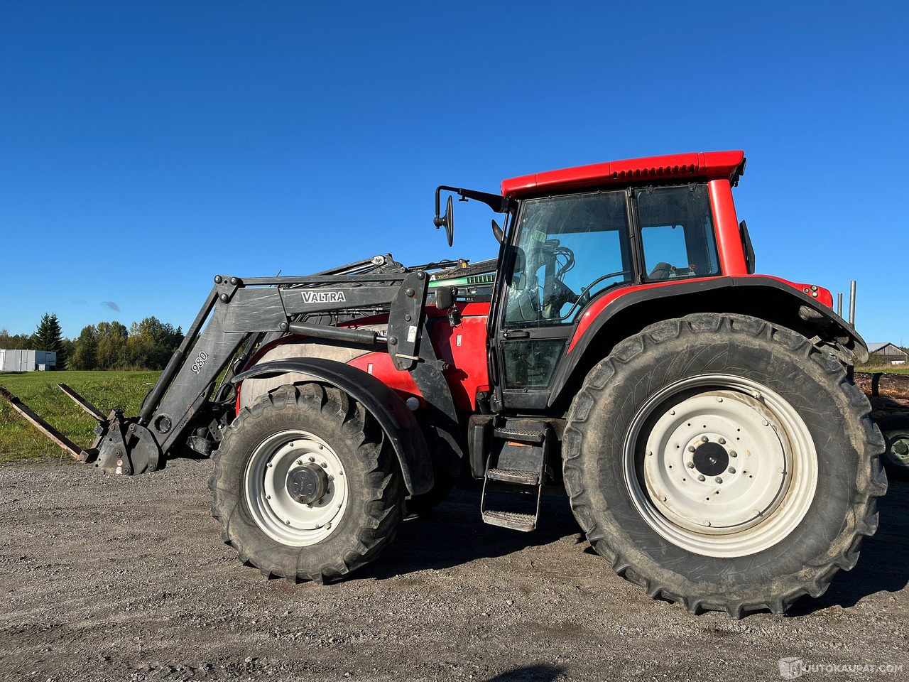 Сельскохозяйственная техника Valtra T190, etukuormaajalla, vm. 2003, Petäjävesi: фото 1