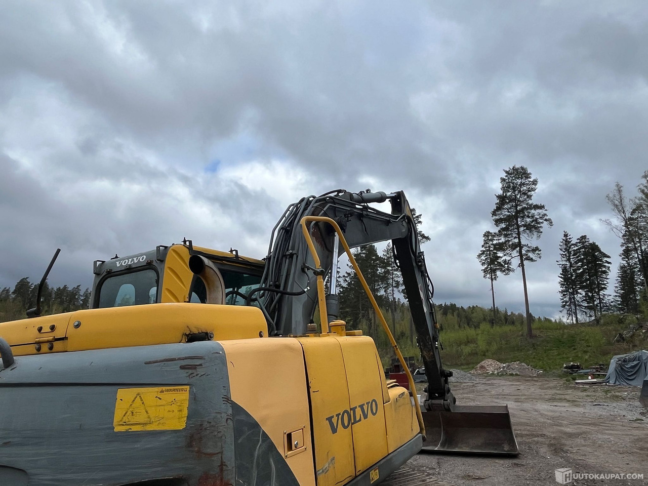 Volvo EC140B, kaivinkone, lähes uudet telat, 2002, Vihti - Гусеничный экскаватор: фото 4 Volvo EC140B, kaivinkone, lähes uudet telat, 2002, Vihti - Гусеничный экскаватор: фото 4