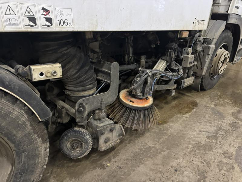 Mercedes Atego 1524 - Подметально-уборочная машина: фото 5 Mercedes Atego 1524 - Подметально-уборочная машина: фото 5