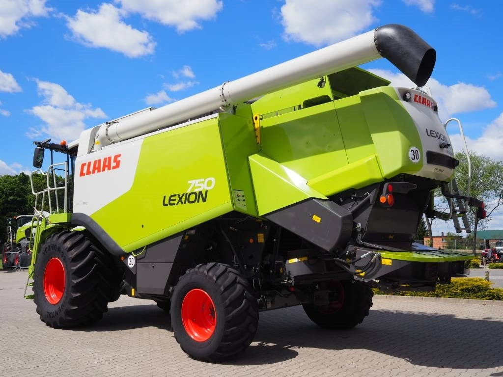 Claas Lexion 750 MONTANA 4WD + V900 - Зерноуборочный комбайн: фото 2 Claas Lexion 750 MONTANA 4WD + V900 - Зерноуборочный комбайн: фото 2
