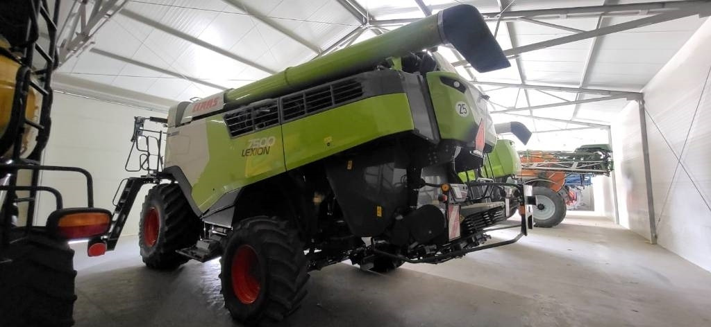 Claas Lexion 7500 + V930 - Зерноуборочный комбайн: фото 3 Claas Lexion 7500 + V930 - Зерноуборочный комбайн: фото 3