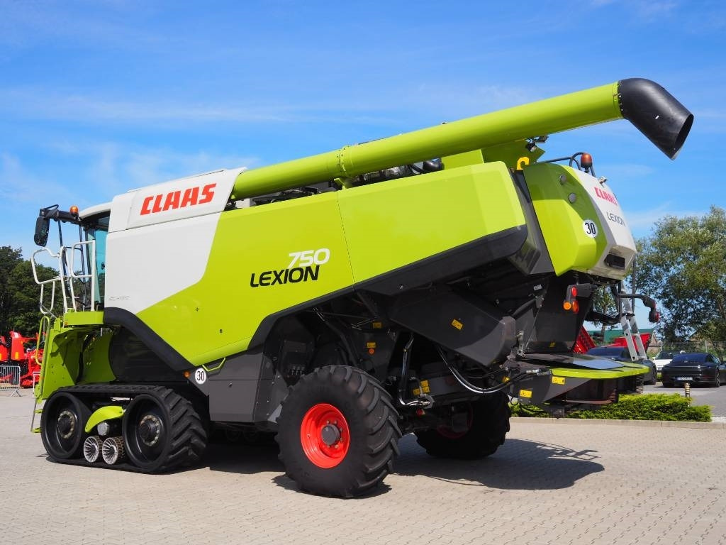 Claas Lexion 750TT + V900 - Зерноуборочный комбайн: фото 2 Claas Lexion 750TT + V900 - Зерноуборочный комбайн: фото 2