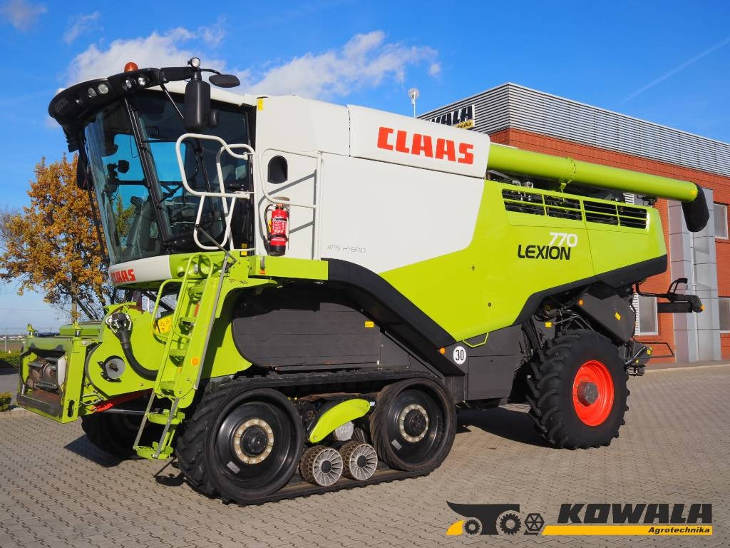 Claas Lexion 770TT 4x4 + V1200 - Зерноуборочный комбайн: фото 1 Claas Lexion 770TT 4x4 + V1200 - Зерноуборочный комбайн: фото 1
