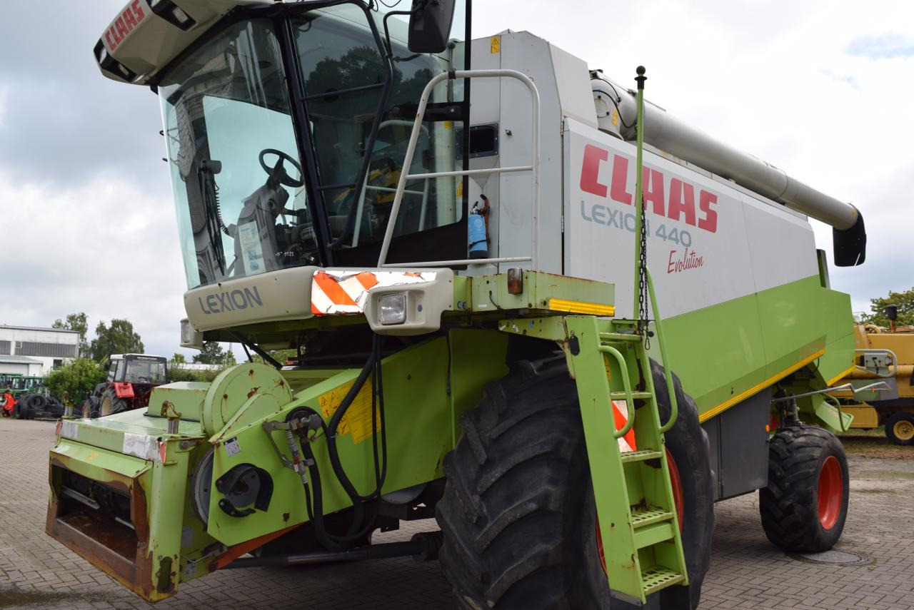 CLAAS Lexion 440 Evolution - Зерноуборочный комбайн: фото 3 CLAAS Lexion 440 Evolution - Зерноуборочный комбайн: фото 3