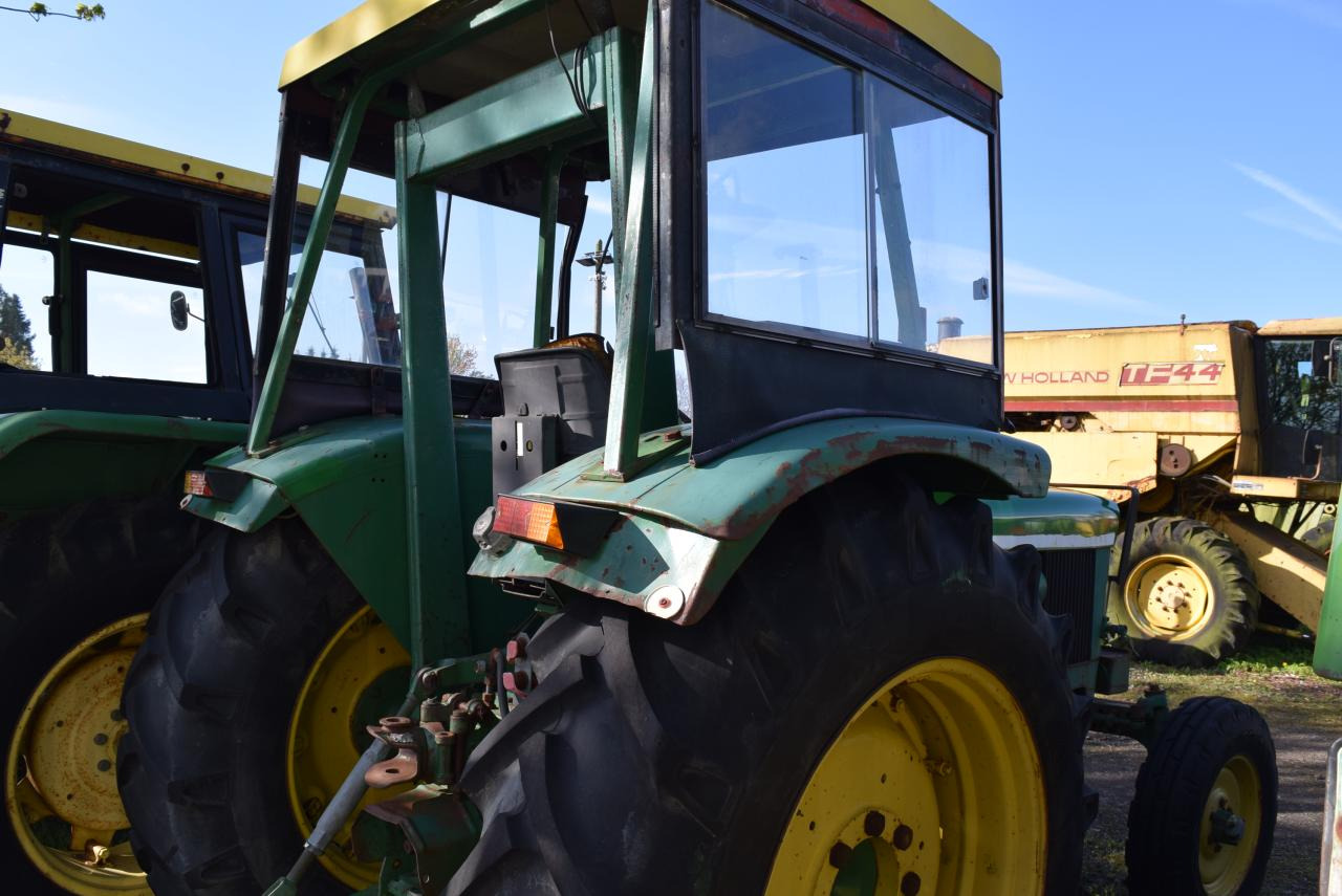 John Deere 2130 - Трактор: фото 3 John Deere 2130 - Трактор: фото 3