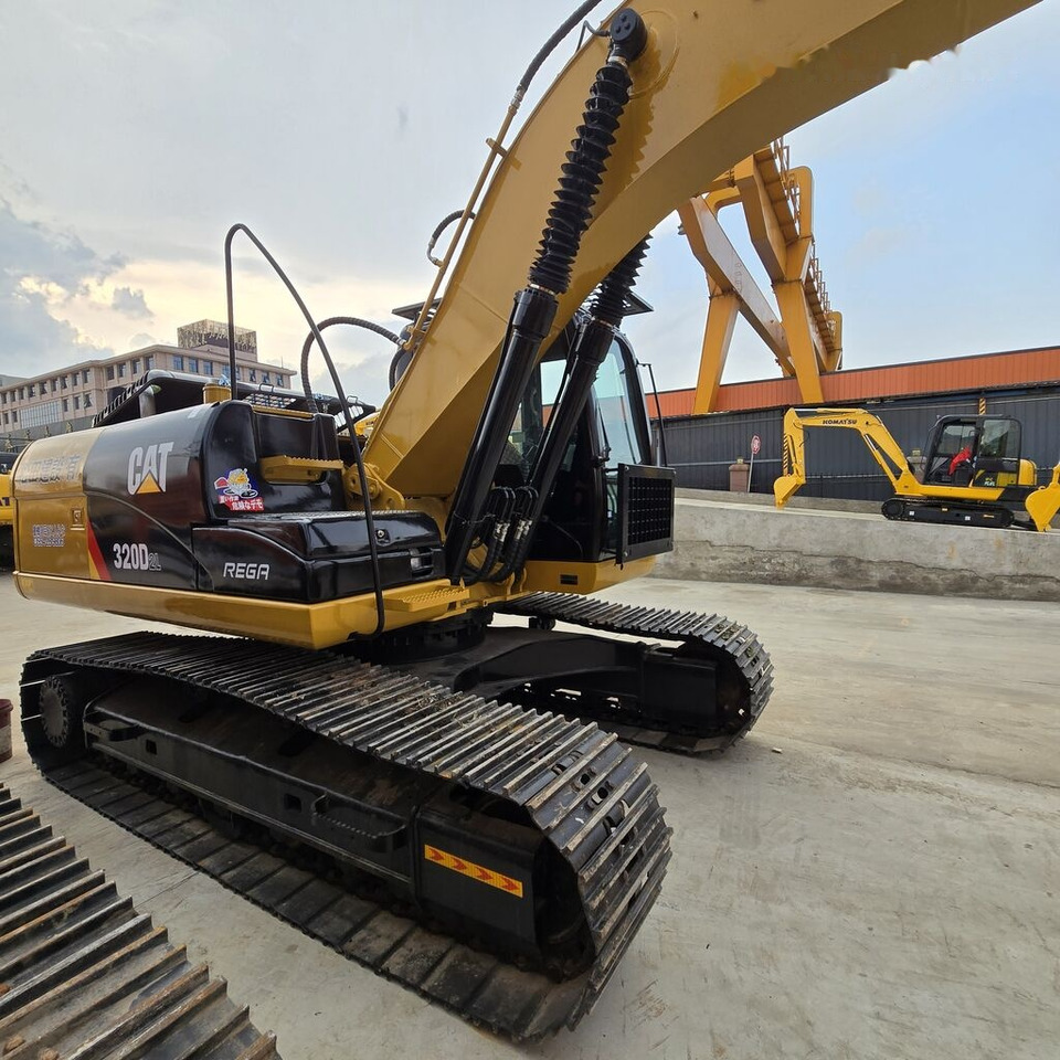 Caterpillar 320DL - Гусеничный экскаватор: фото 3 Caterpillar 320DL - Гусеничный экскаватор: фото 3