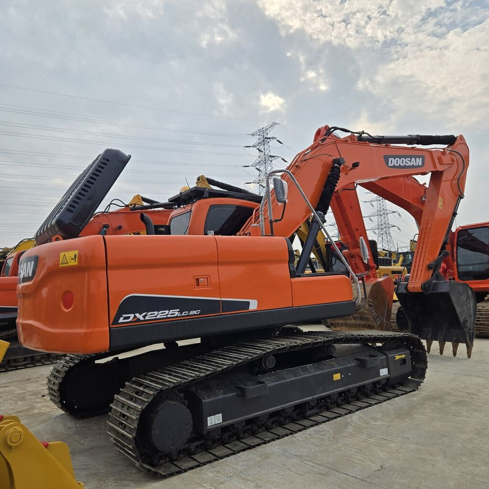 Doosan DX225LC - Гусеничный экскаватор: фото 3 Doosan DX225LC - Гусеничный экскаватор: фото 3