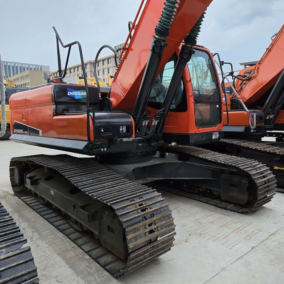 Doosan DX225LC - Гусеничный экскаватор: фото 4 Doosan DX225LC - Гусеничный экскаватор: фото 4
