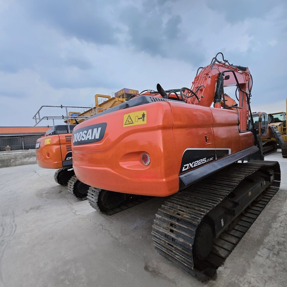 Doosan DX225LC - Гусеничный экскаватор: фото 2 Doosan DX225LC - Гусеничный экскаватор: фото 2