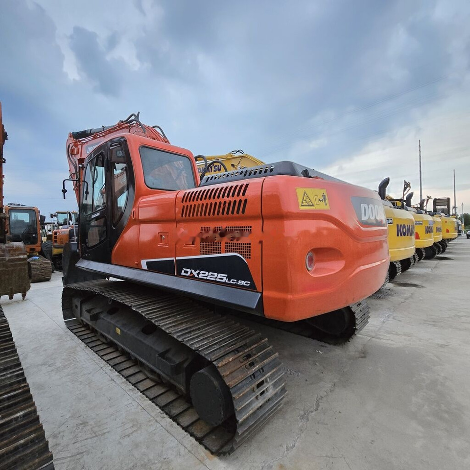 Doosan DX225LC - Гусеничный экскаватор: фото 3 Doosan DX225LC - Гусеничный экскаватор: фото 3