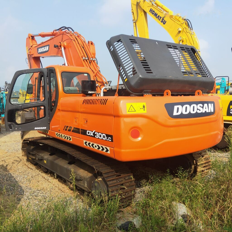 Doosan DX300LC - Гусеничный экскаватор: фото 1 Doosan DX300LC - Гусеничный экскаватор: фото 1