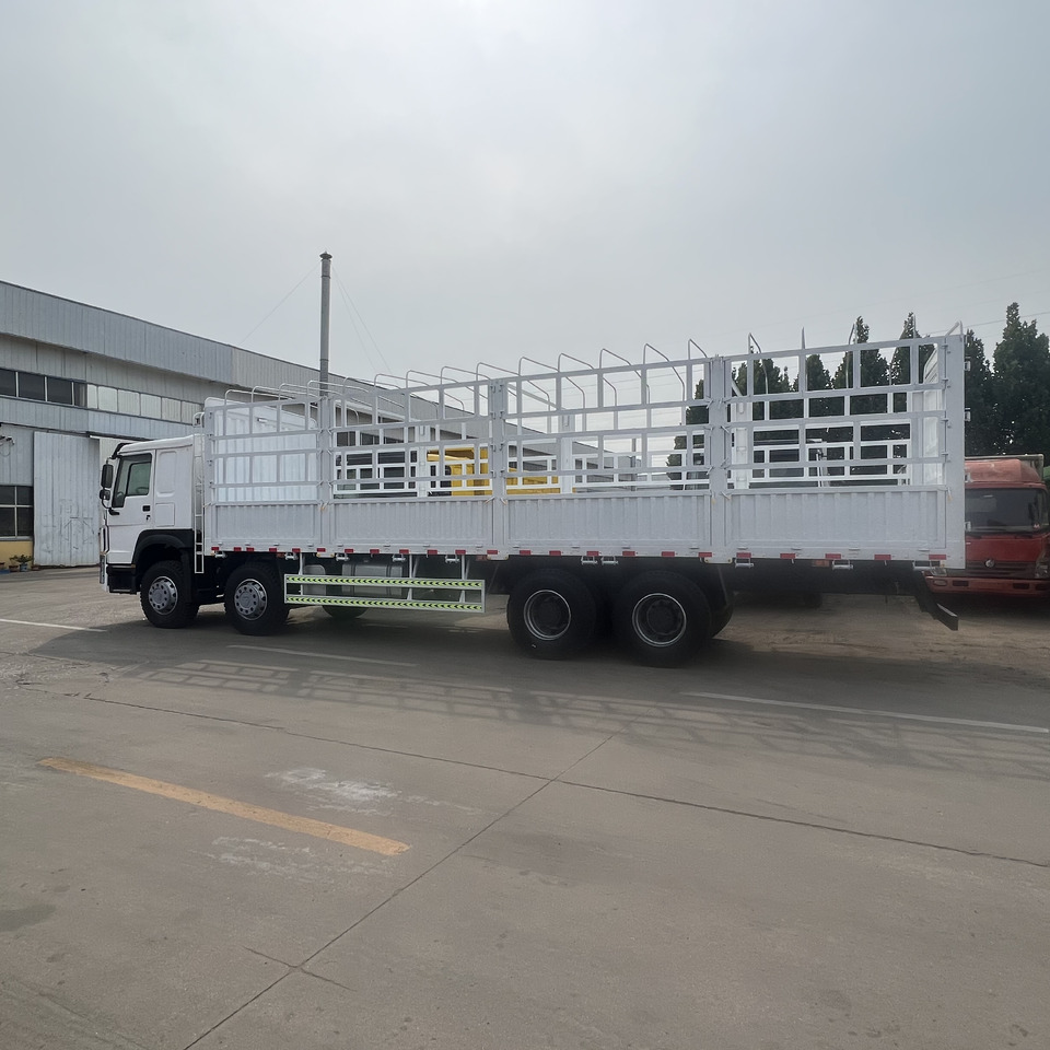 SINOTRUK HOWO 8*4 Fence Truck - Грузовик: фото 2 SINOTRUK HOWO 8*4 Fence Truck - Грузовик: фото 2