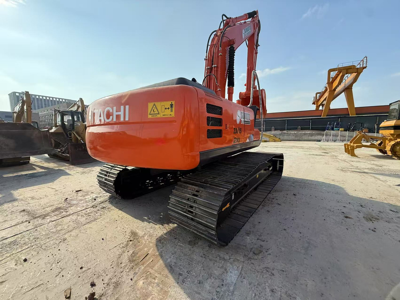 HITACHI ZX210 - Гусеничный экскаватор: фото 4 HITACHI ZX210 - Гусеничный экскаватор: фото 4