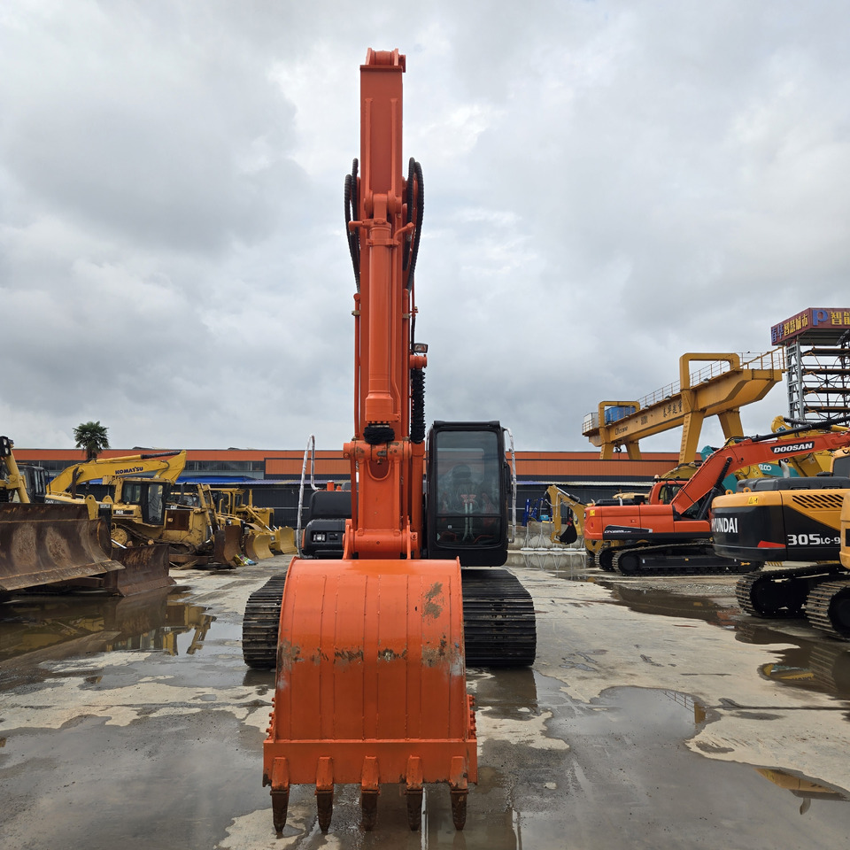 HITACHI ZX210 - Гусеничный экскаватор: фото 3 HITACHI ZX210 - Гусеничный экскаватор: фото 3