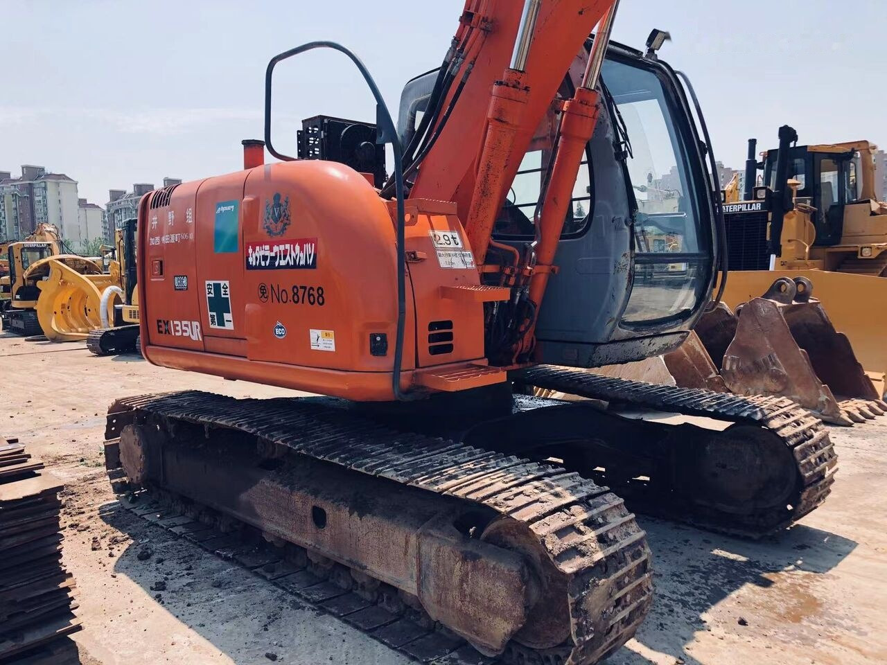 Hitachi EX135 - Гусеничный экскаватор: фото 1 Hitachi EX135 - Гусеничный экскаватор: фото 1