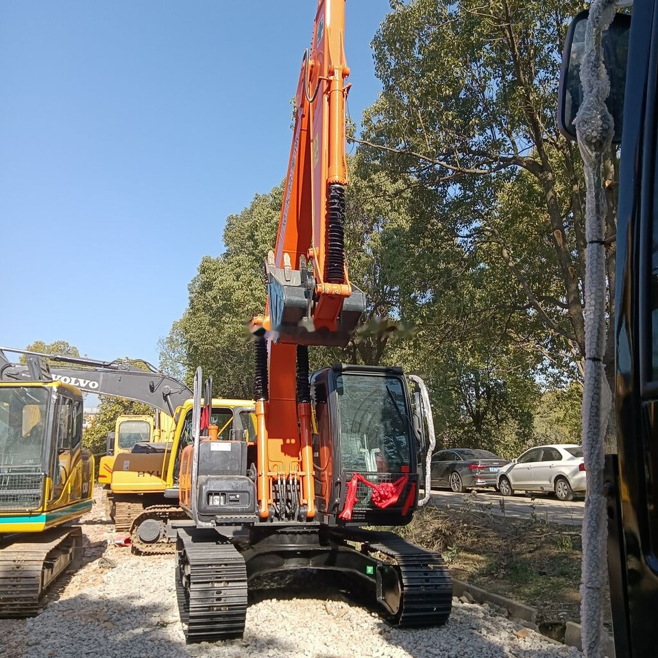 Hitachi ZX120-5A - Гусеничный экскаватор: фото 1 Hitachi ZX120-5A - Гусеничный экскаватор: фото 1