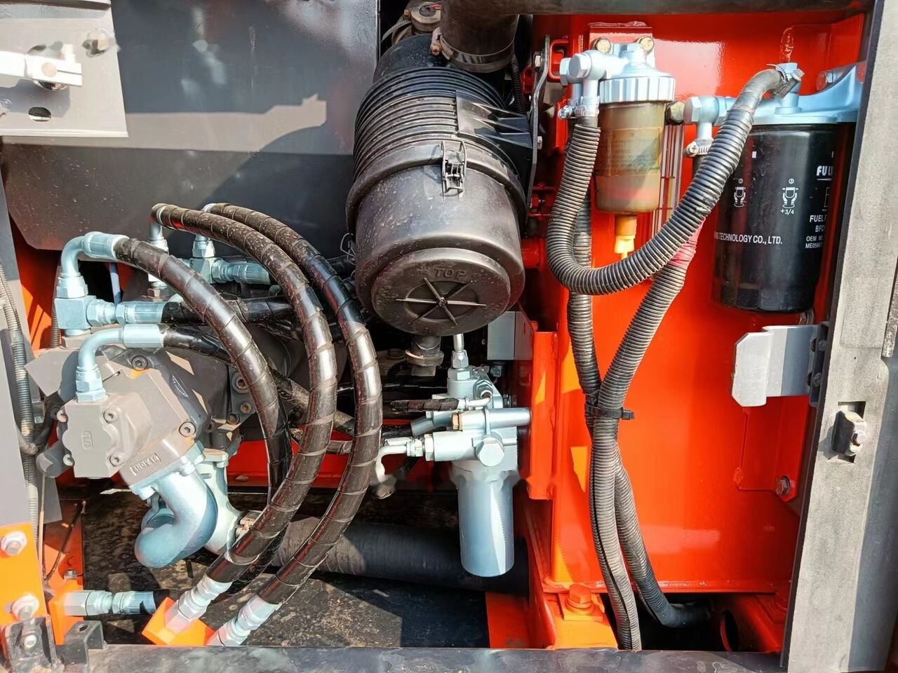 Hitachi ZX70 - Мини-экскаватор: фото 3 Hitachi ZX70 - Мини-экскаватор: фото 3