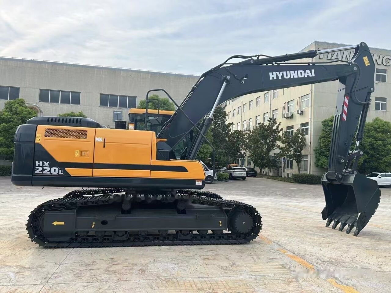 Hyundai HX220 - Гусеничный экскаватор: фото 5 Hyundai HX220 - Гусеничный экскаватор: фото 5