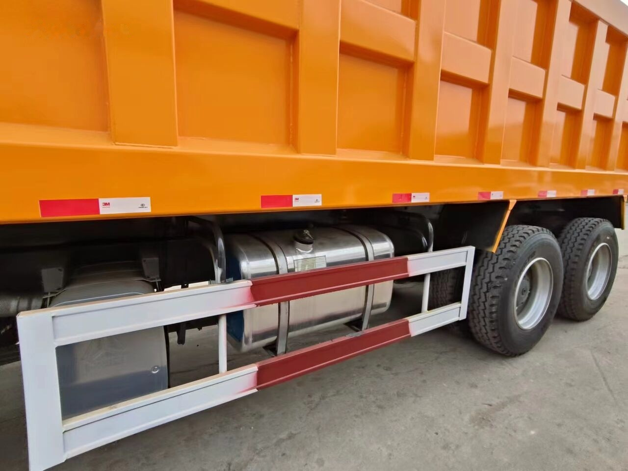 Самосвал Sinotruk Howo 8*4: фото 11 Самосвал Sinotruk Howo 8*4: фото 11