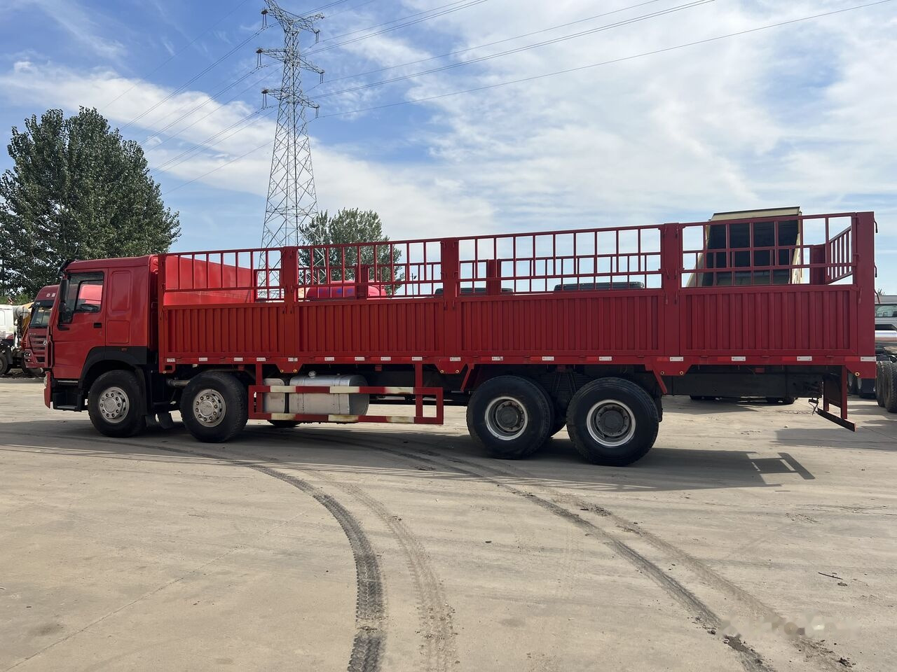 Sinotruk Howo Howo 8*4 - Грузовик бортовой/ Платформа: фото 3 Sinotruk Howo Howo 8*4 - Грузовик бортовой/ Платформа: фото 3