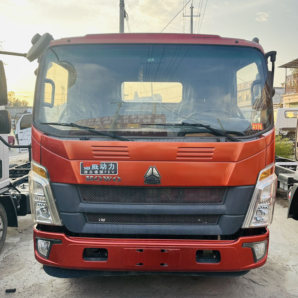 SINOTRUK HOWO - Тягач: фото 1 SINOTRUK HOWO - Тягач: фото 1