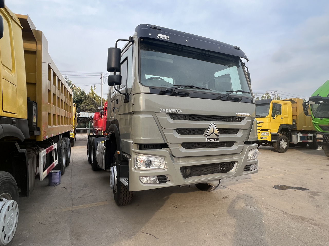 SINOTRUK HOWO - Тягач: фото 1 SINOTRUK HOWO - Тягач: фото 1