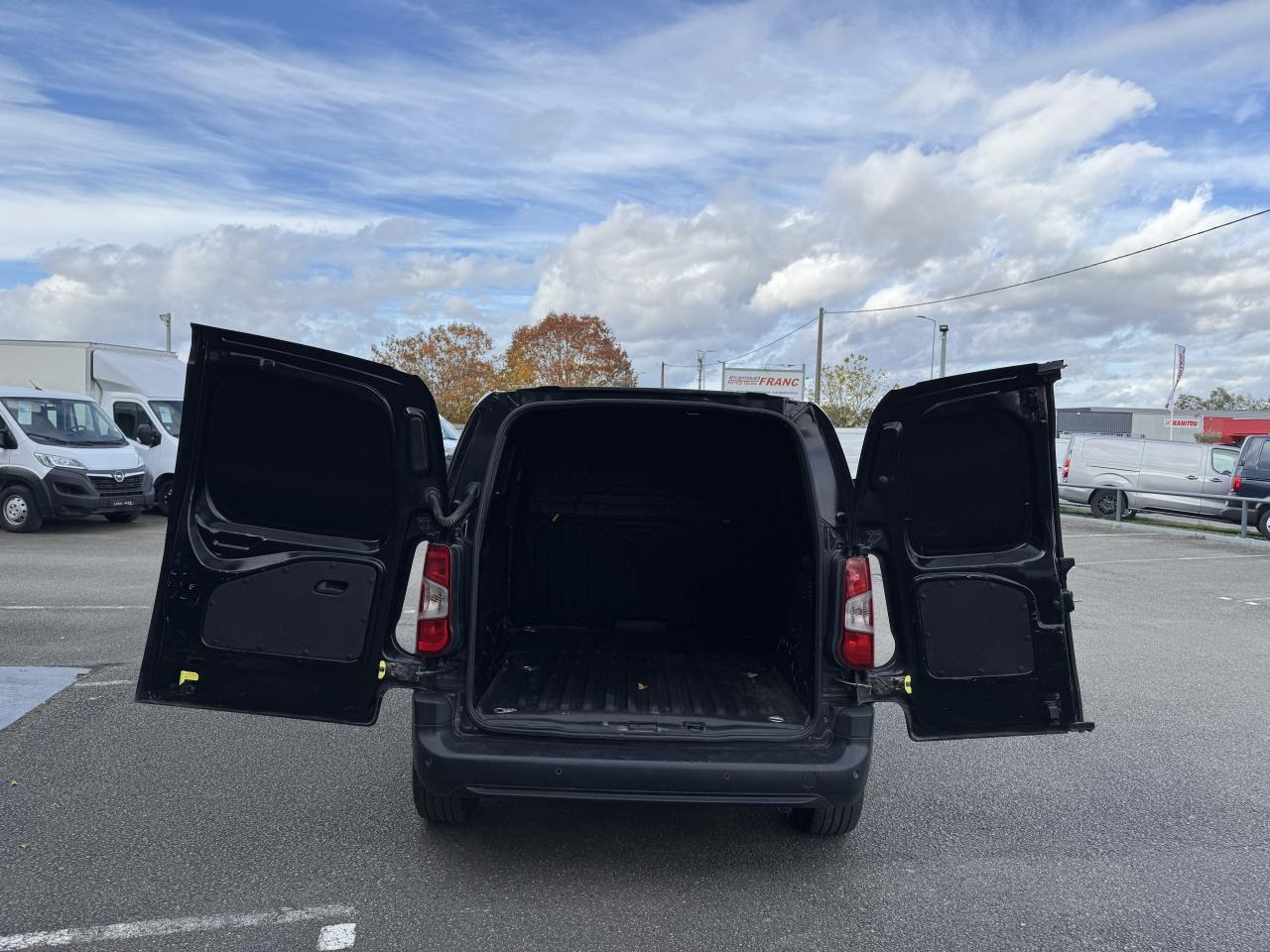 CITROEN Berlingo 1.5 BlueHDi S&S - 130 - BV EAT8  III FOURGON Fourgon M Driver 650 kg PHASE 1 - Цельнометаллический фургон: фото 2 CITROEN Berlingo 1.5 BlueHDi S&S - 130 - BV EAT8  III FOURGON Fourgon M Driver 650 kg PHASE 1 - Цельнометаллический фургон: фото 2