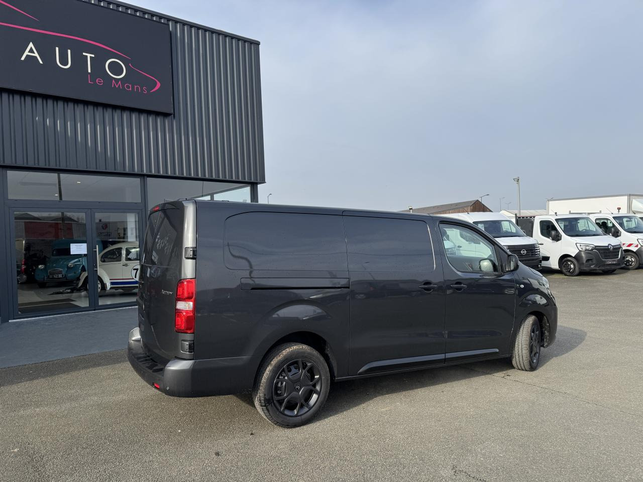 CITROEN Jumpy M 2.0 BlueHDi - 145 S&S - BV EAT8 III FOURGON . PHASE 2 - Цельнометаллический фургон: фото 5 CITROEN Jumpy M 2.0 BlueHDi - 145 S&S - BV EAT8 III FOURGON . PHASE 2 - Цельнометаллический фургон: фото 5