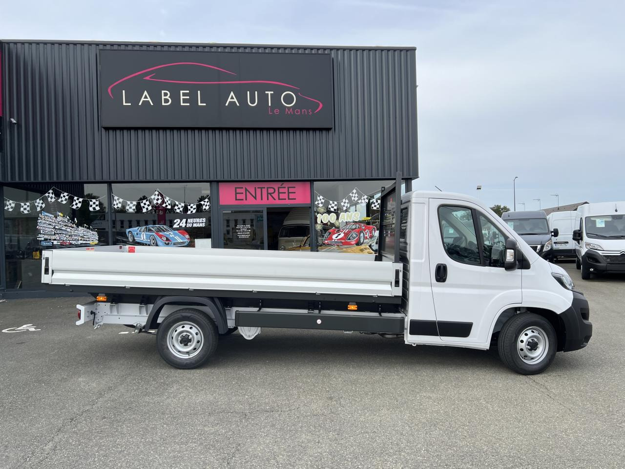 FIAT DUCATO 3T5 PLATEAU 4M20 2.3 MJT 140CH - Малотоннажный бортовой грузовик: фото 1 FIAT DUCATO 3T5 PLATEAU 4M20 2.3 MJT 140CH - Малотоннажный бортовой грузовик: фото 1