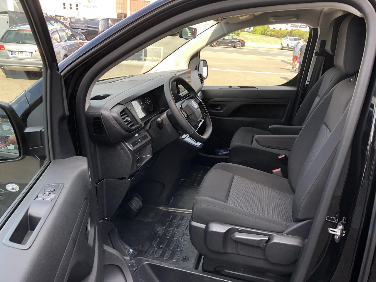 FIAT SCUDO XL 2.0 HDI 180CH EAT-8 CABINE APPROFONDIE 5 PLACES - Грузопассажирский фургон: фото 4 FIAT SCUDO XL 2.0 HDI 180CH EAT-8 CABINE APPROFONDIE 5 PLACES - Грузопассажирский фургон: фото 4