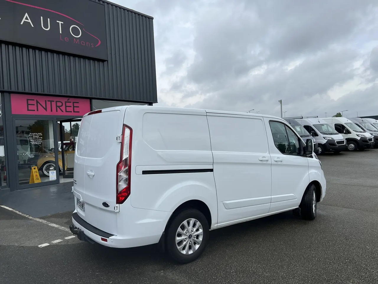 Ford Transit Custom 300 L1H1 2.0 ECOBLUE 130 S&S LIMITED BVA6 - Цельнометаллический фургон: фото 4 Ford Transit Custom 300 L1H1 2.0 ECOBLUE 130 S&S LIMITED BVA6 - Цельнометаллический фургон: фото 4