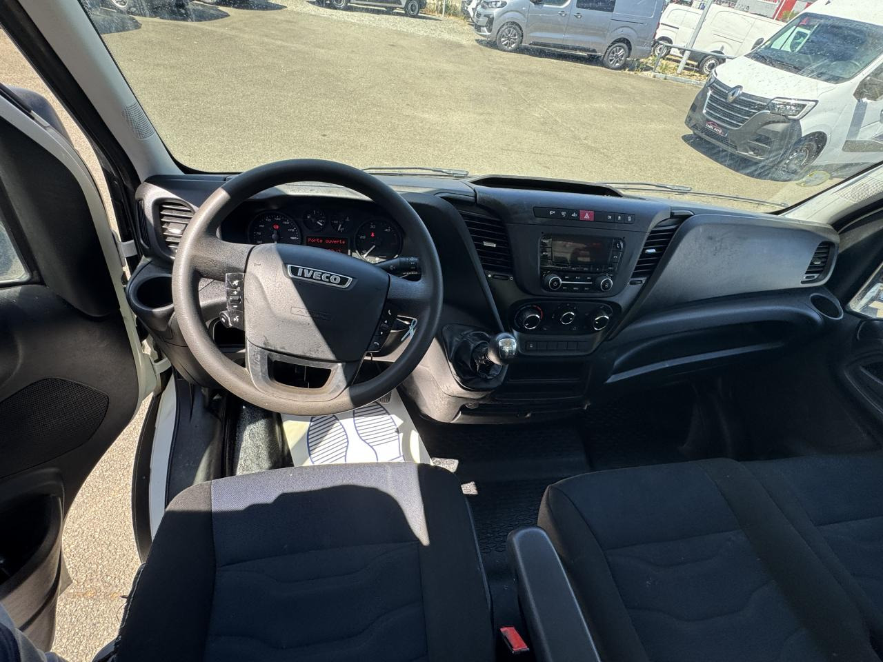 IVECO Daily 35 C 14 S&S (Quad-Leaf) CHASSIS CABINE 2014 35C/35S Chassis cabine 35 C Epmt.3.45 PHASE 3 - Малотоннажный самосвал: фото 4 IVECO Daily 35 C 14 S&S (Quad-Leaf) CHASSIS CABINE 2014 35C/35S Chassis cabine 35 C Epmt.3.45 PHASE 3 - Малотоннажный самосвал: фото 4