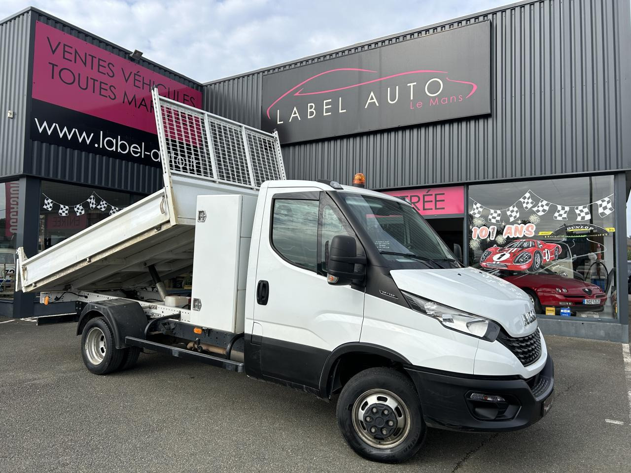 IVECO Daily 35 C 16H BENNE + COFFRE 3.0 160CH - Малотоннажный самосвал: фото 1 IVECO Daily 35 C 16H BENNE + COFFRE 3.0 160CH - Малотоннажный самосвал: фото 1