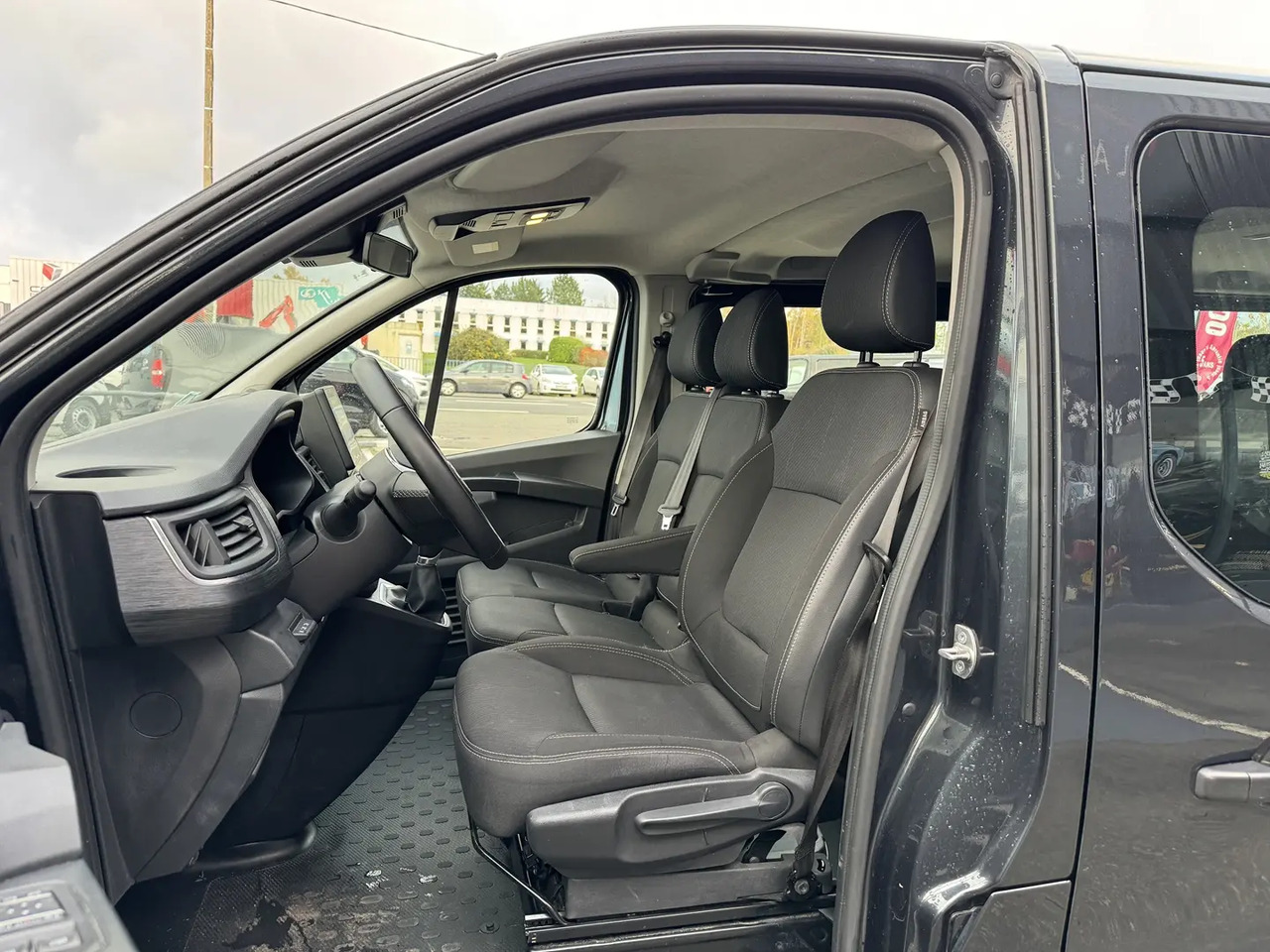 Nissan Primastar Avantour L2H1 3T0 2.0 DCI 150CH S/S N-CONNECTA - Микроавтобус, Пассажирский фургон: фото 5 Nissan Primastar Avantour L2H1 3T0 2.0 DCI 150CH S/S N-CONNECTA - Микроавтобус, Пассажирский фургон: фото 5