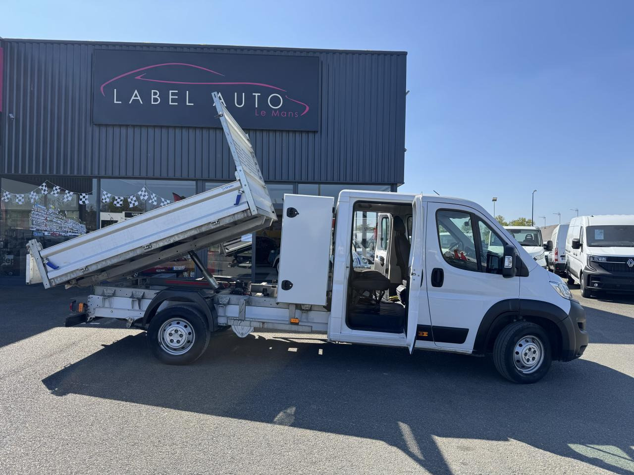 Opel Movano combi 3.5 MAXI 165CH BLUEHDI S&S BENNE COFFRE DOUBLE CABINE 6 PLACES - Малотоннажный самосвал: фото 1 Opel Movano combi 3.5 MAXI 165CH BLUEHDI S&S BENNE COFFRE DOUBLE CABINE 6 PLACES - Малотоннажный самосвал: фото 1