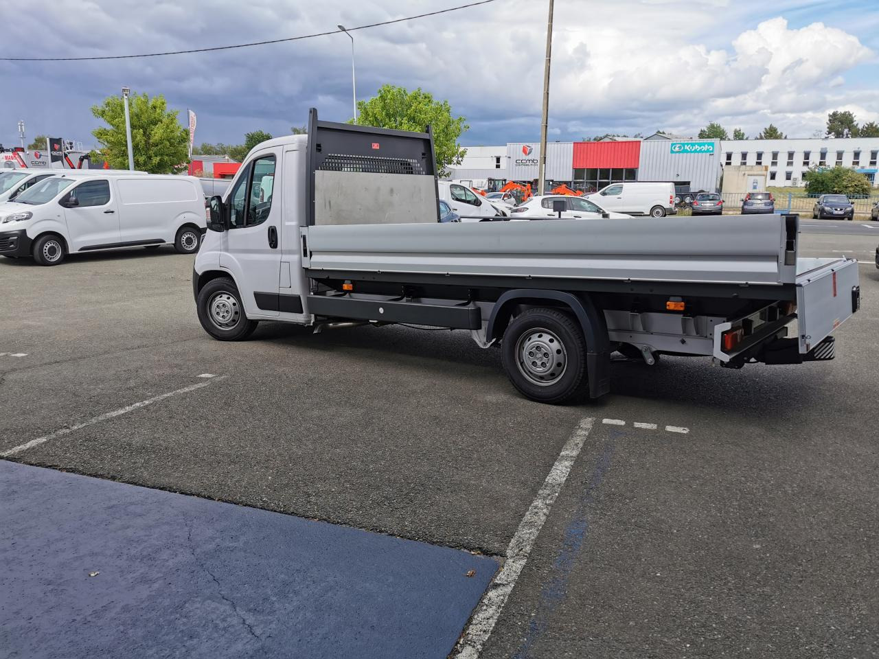 PEUGEOT BOXER 3T5 PLATEAU 4M20 2.2 HDI 140CH - Малотоннажный бортовой грузовик: фото 4 PEUGEOT BOXER 3T5 PLATEAU 4M20 2.2 HDI 140CH - Малотоннажный бортовой грузовик: фото 4