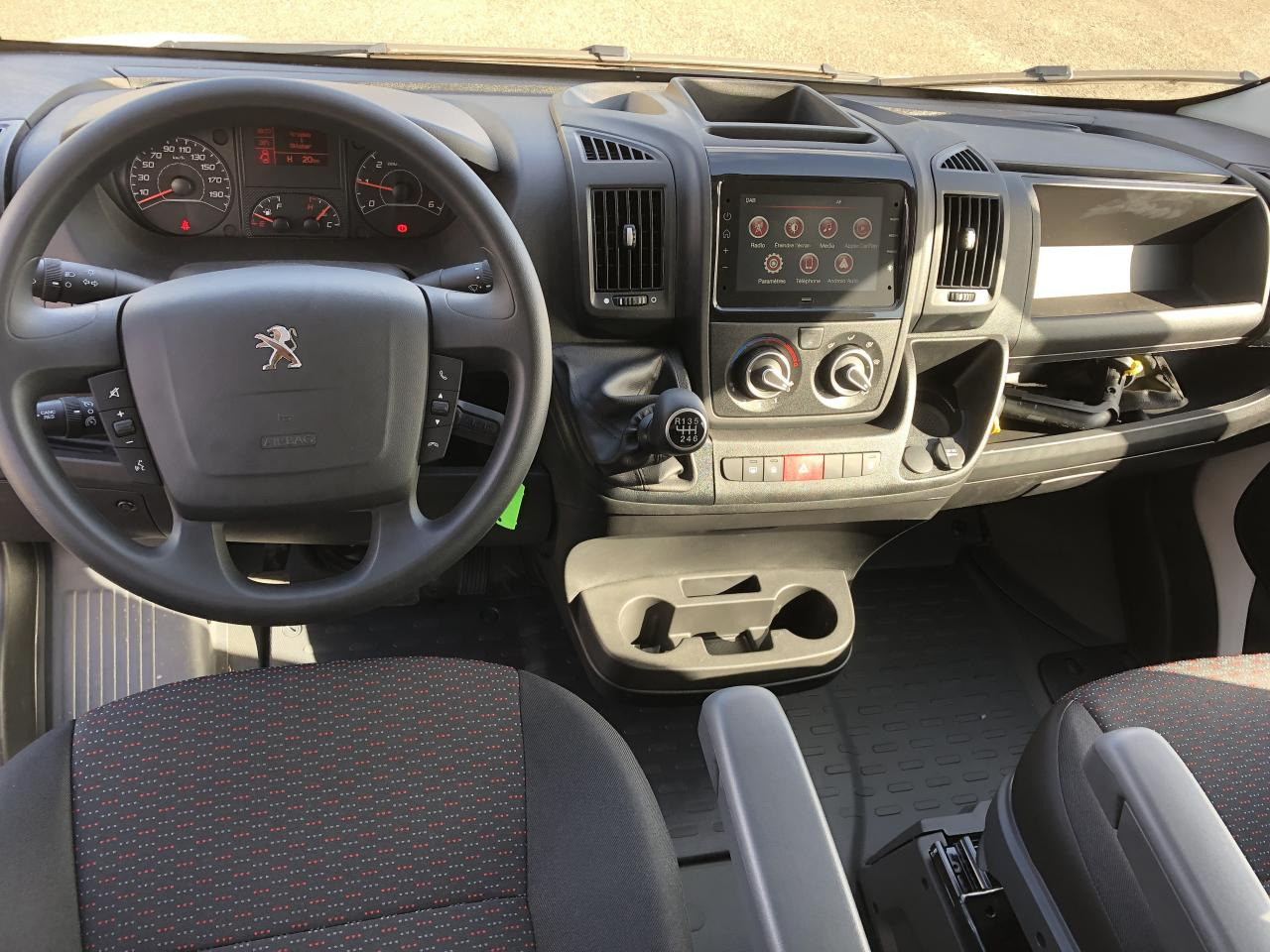 PEUGEOT Boxer 3.5t L4H2 2.2 HDi S&S Maxi - 140 III CABINE APPROFONDIE PHASE - Цельнометаллический фургон: фото 2 PEUGEOT Boxer 3.5t L4H2 2.2 HDi S&S Maxi - 140 III CABINE APPROFONDIE PHASE - Цельнометаллический фургон: фото 2