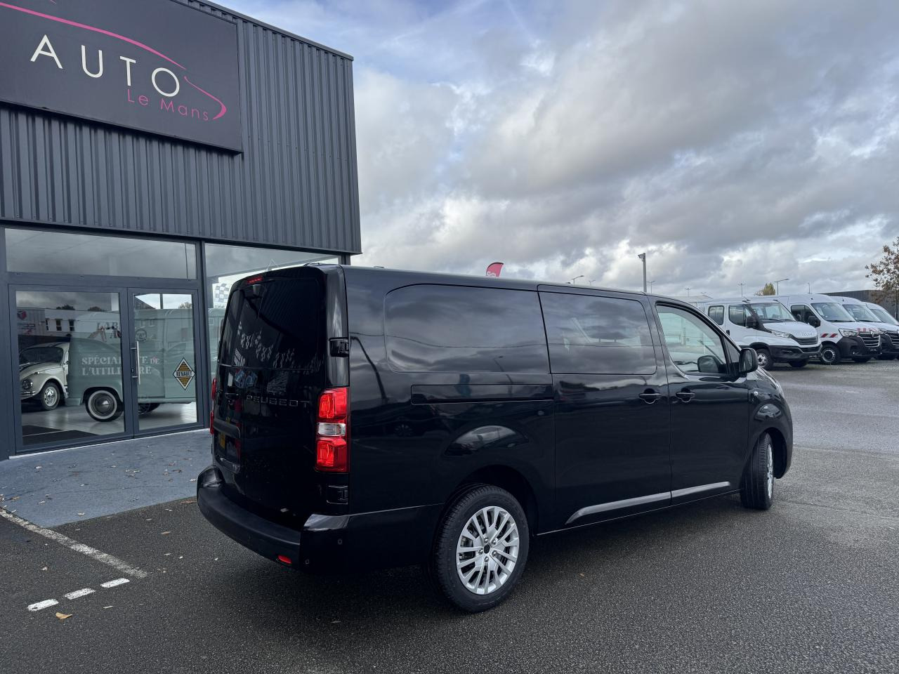 PEUGEOT Expert XL 2.0 BlueHDi - 180 S&S - BV EAT8 III CABINE APPROFONDIE Fourgon Cabine approfondie Fix - Цельнометаллический фургон: фото 5 PEUGEOT Expert XL 2.0 BlueHDi - 180 S&S - BV EAT8 III CABINE APPROFONDIE Fourgon Cabine approfondie Fix - Цельнометаллический фургон: фото 5