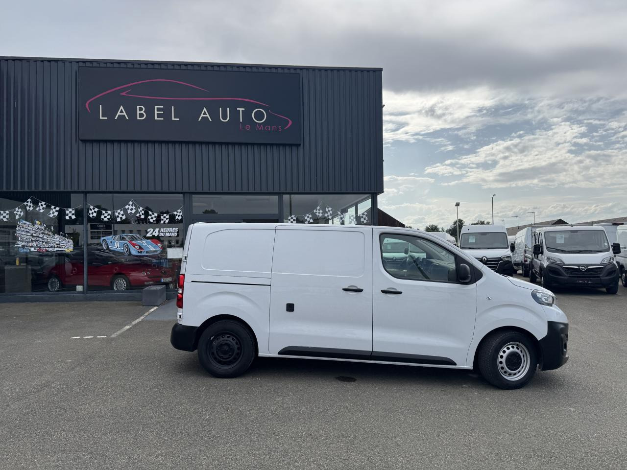Цельнометаллический фургон PEUGEOT expert STANDARD 2.0 BLUEHDI 180CH S&S ASPHALT EAT8: фото 8